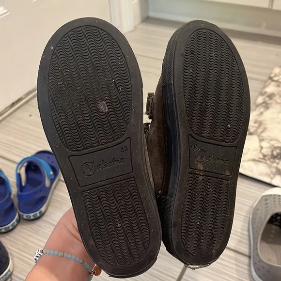 Naturino worn once buys shoes size 30 approx size 13 - Picture 2 of 3
